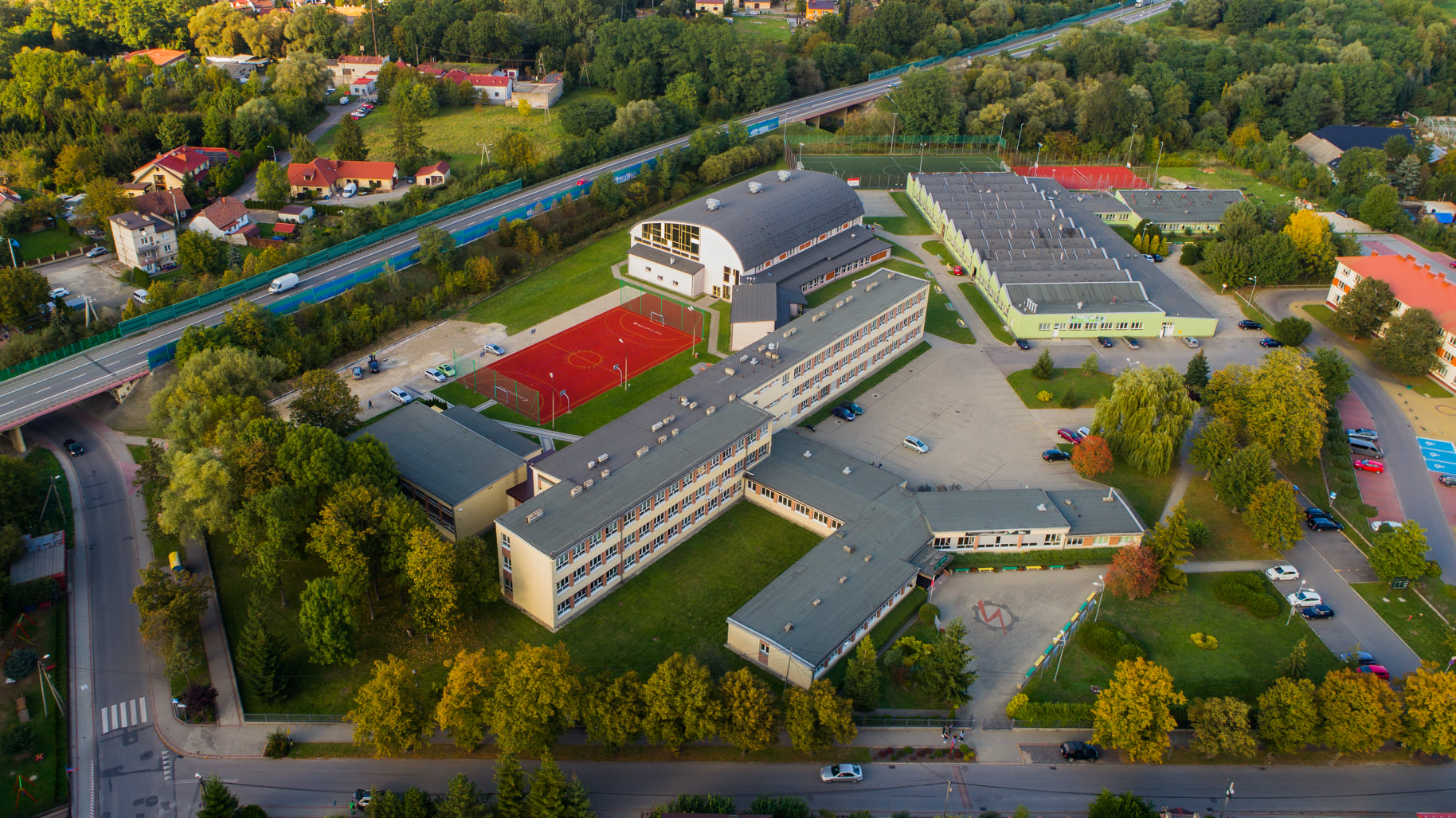 Zespół Szkół technicznych i Branżowych to jedna z największych placówek edukacyjnych powiatu brzeskiego